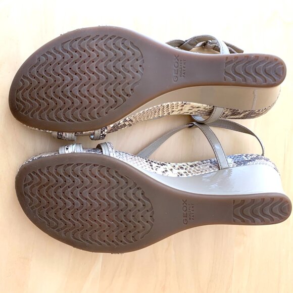 Geox Taupe Patent Leather With Snakeskin Trim Sandals - Picture 4 of 5